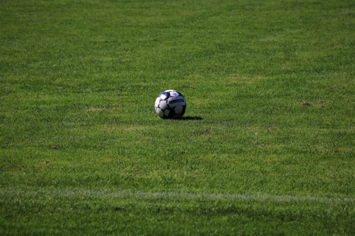 Un calcio alle mura Un calcio alle mura